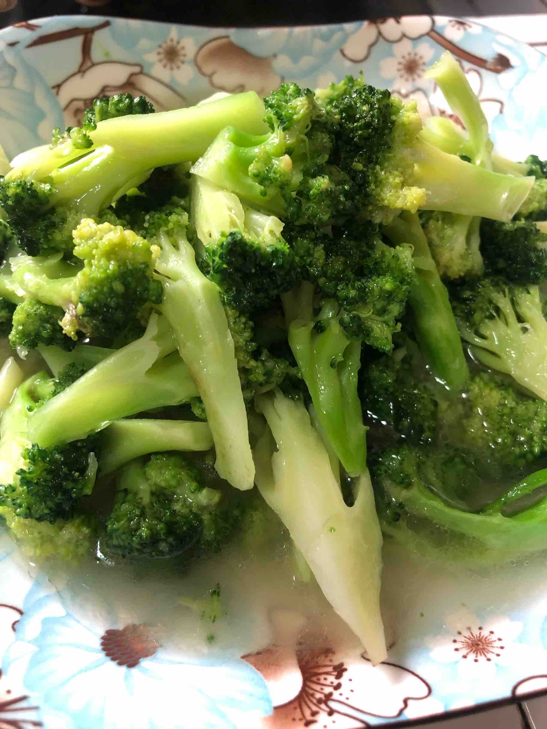 Vegetarian Stir-fried Broccoli