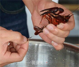 Qianjiang Style Braised Prawns in Oil recipe