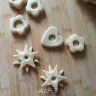 Sweetheart Meringue Biscuits recipe