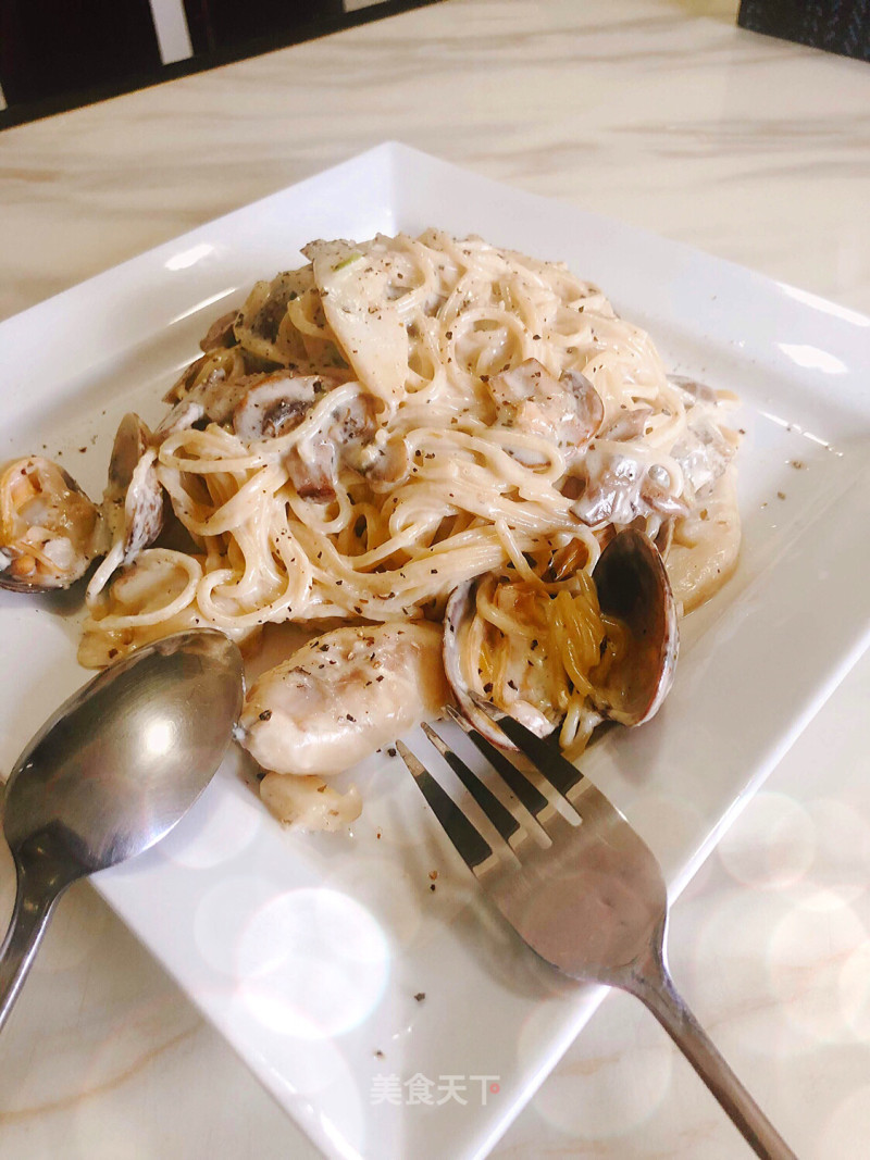 Seafood Spaghetti with White Sauce recipe