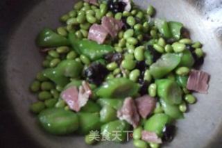 Stir-fried Edamame with Ham and Loofah recipe
