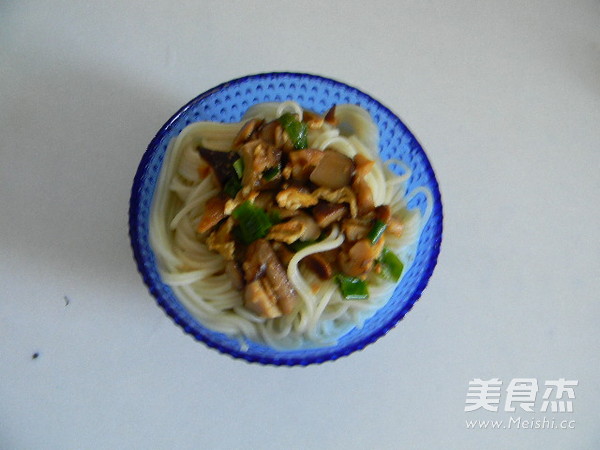 Noodles with Mushrooms, Eggs and Black Bean Sauce recipe