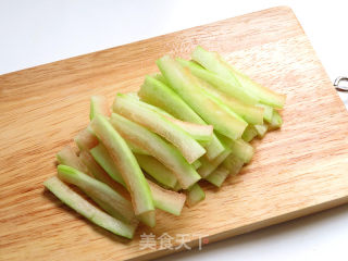 Appetizing Hot and Sour Watermelon Rind recipe