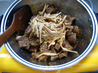 Daylily Braised Beef Brisket recipe