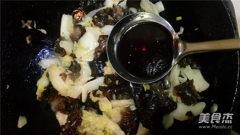 Stir-fried Cabbage with Fungus recipe