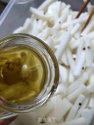 Hot and Sour Pickled Radish recipe