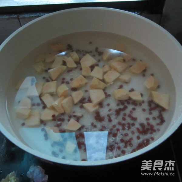 Sweet Potato and Red Bean Porridge recipe