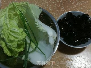 Stir-fried Cabbage with Black Fungus recipe