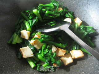 Stir-fried Rape Root with Fish Tofu recipe