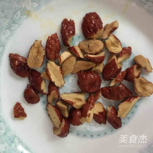 Longan, Wolfberry and Red Dates Soy Milk recipe