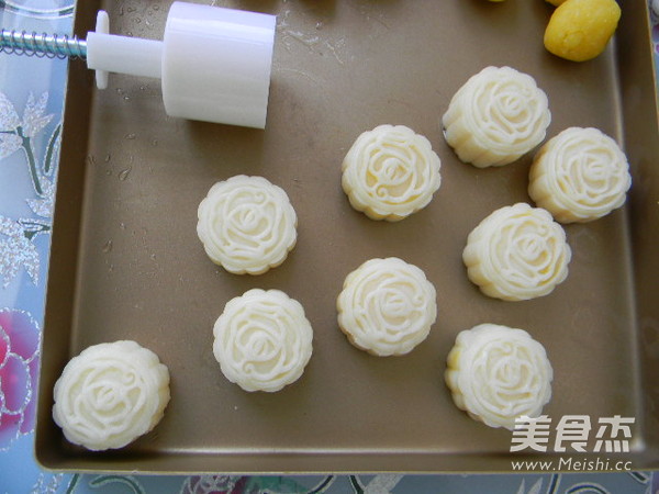 Snowy Mooncakes with Coconut Custard Filling recipe