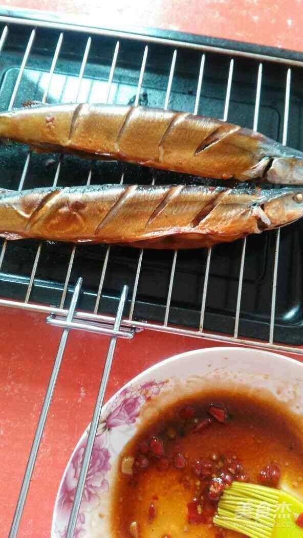 Grilled Saury with Chopped Pepper recipe