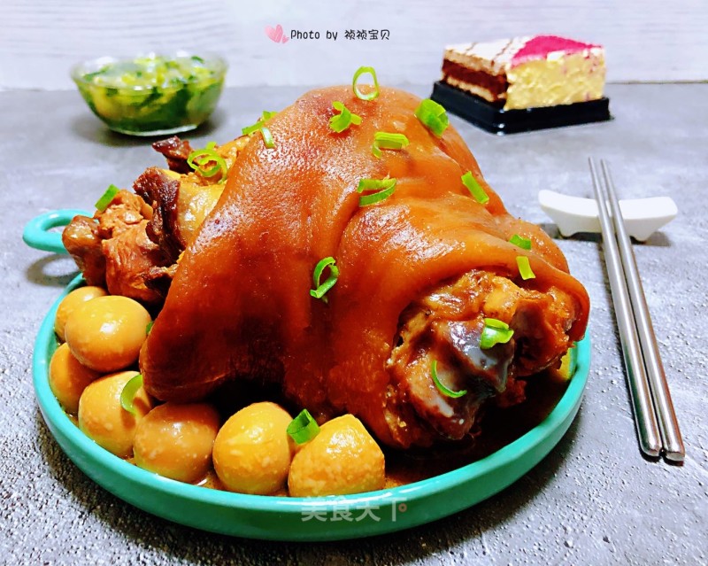 Braised Pork Knuckle and Quail Eggs recipe