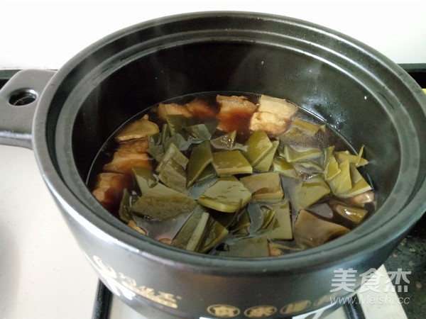 Braised Pork with Seaweed Stew recipe