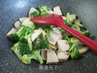 Fried Chicken with Broccoli recipe