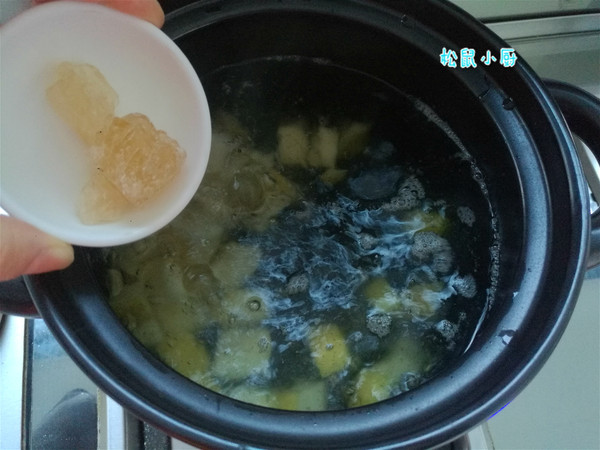 Chrysanthemum Boiled Pear Water with Rock Sugar recipe