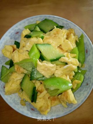Scrambled Eggs with Green Pepper and Cucumber recipe