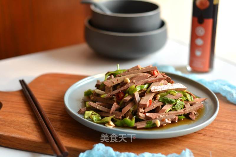 Lamb Liver Mixed with Onion and Black Vinegar recipe