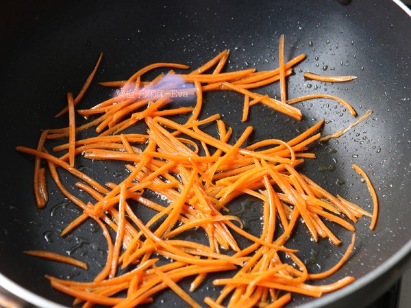 Fried Noodles with Shredded Beef recipe