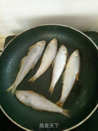 Pan-fried Fish with Knife recipe