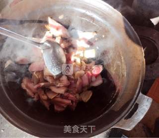 #菜是乡浓#stewed Sauerkraut in Iron Pot recipe