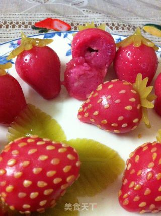 Candy Strawberry Sticky Cake recipe