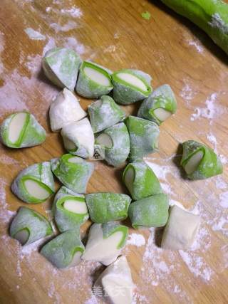 Baicai Jade Steamed Dumplings recipe