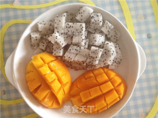 Fragrant Fruit-two-color Coconut Milk Sago recipe
