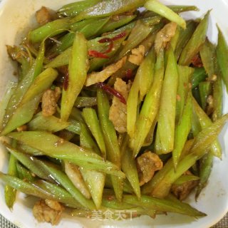 Celery Stir-fried Pork recipe