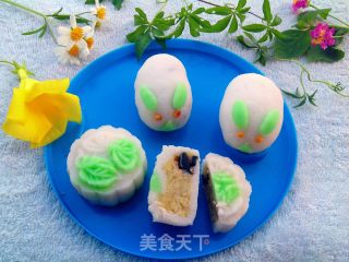 Yutu Colorful Snowy Mooncakes recipe