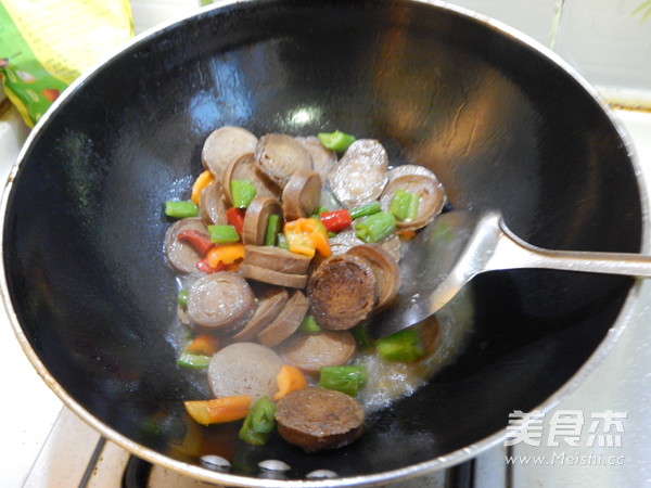 Stir-fried Vegetable Intestines with Green Peppers recipe