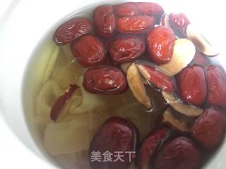 Stewed Flower Maw with Rock Sugar and Red Dates recipe
