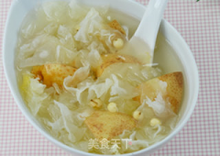 Nourish The Lungs and Relieve Cough-chuanbei Snow Pear White Fungus Soup recipe