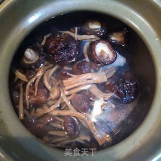 Double Mushroom and Fan Bone Soup recipe