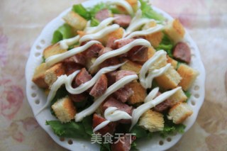 Golden Toast Sausage Salad recipe