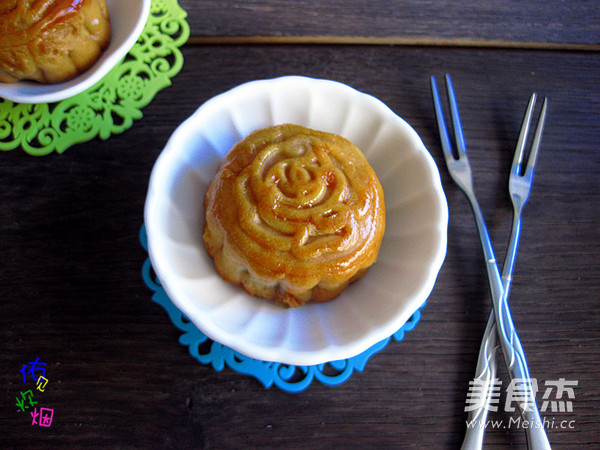 Cantonese-style Moon Cake with Lotus Seed Paste recipe