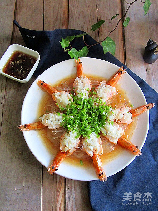 Flowered Garlic Vermicelli with Open Back Shrimp recipe