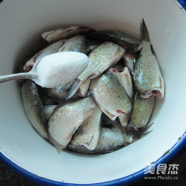 Crispy Crucian Carp recipe