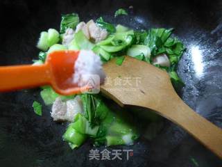 Stir-fried Pork with Salt and Green Vegetables recipe