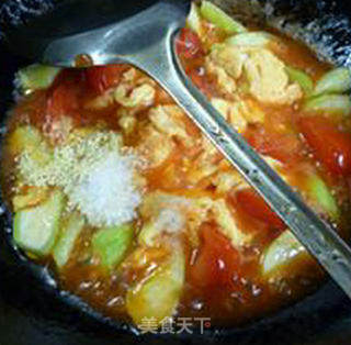 Scrambled Eggs with Tomato and Loofah recipe