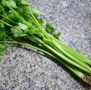 Stir-fried Shrimp with Parsley recipe