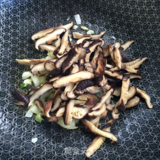 Stir-fried Shiitake Mushrooms with Canola Core recipe