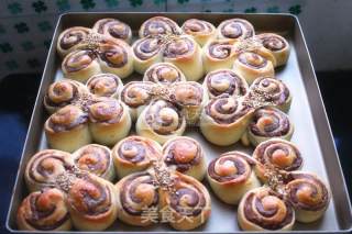 Sesame Bean Paste Bread recipe