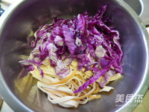 Purple Cabbage Mixed with Tofu Skin recipe