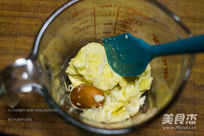 Thai Durian Mousse Cake (8 Inches) recipe