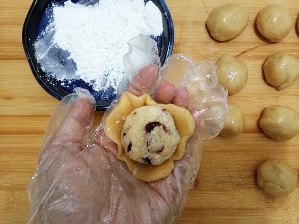 Cantonese-style Coconut Cranberry Mooncakes recipe