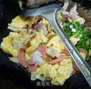 Scrambled Eggs with Ham Sausage and White Ling Mushroom recipe