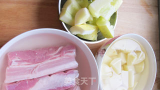 Tips to Cook A Red and Bright Braised Pork that Melts in Your Mouth——{puffed Potato Stew} recipe