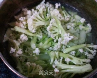 Stir-fried Organic Cauliflower with Tomatoes recipe