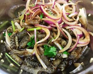 Fish Skin Mixed with Shallots in Waterlogging Sauce recipe